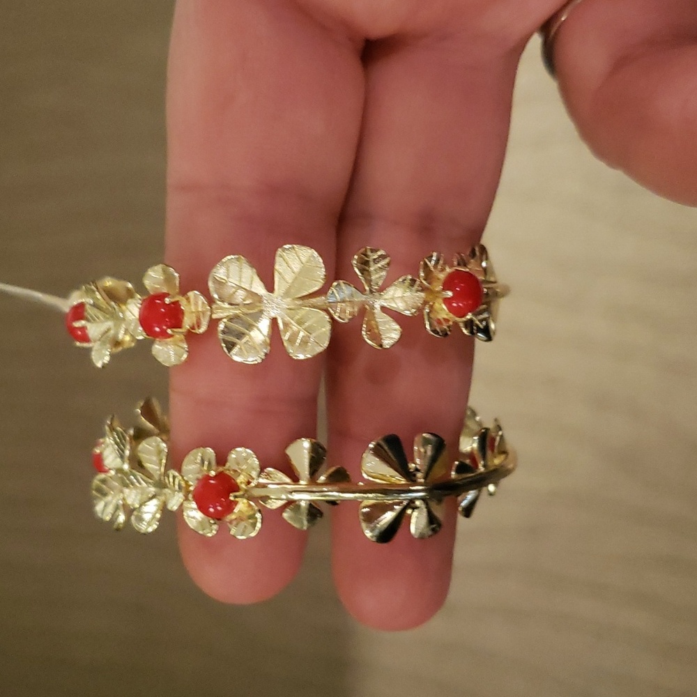 Cristina Sabatini hoop floral earrings